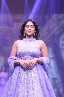 Regina Cassandra Photo Pictures